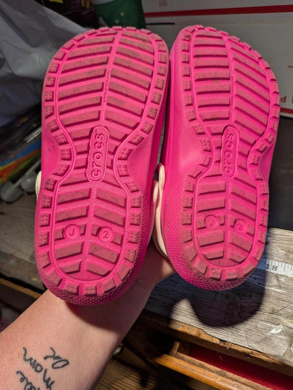 Crocs‎ Pink Lined Youth Shoes Size J2